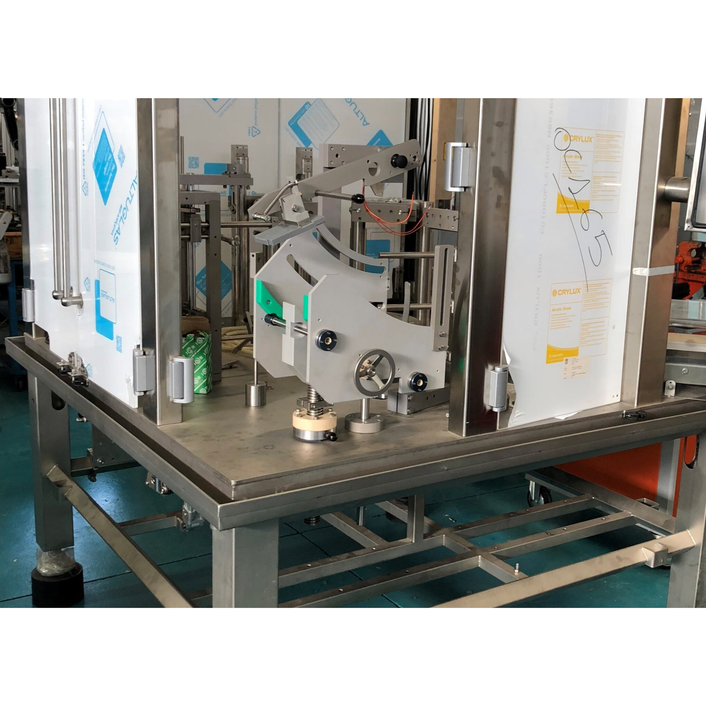 Automatic Pouch Filler and Sealer Machine (New)